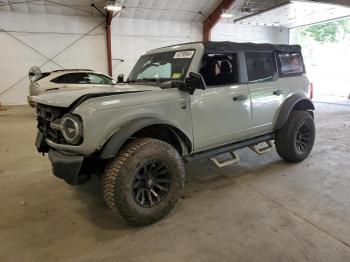  Salvage Ford Bronco