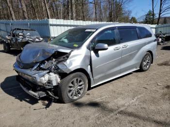  Salvage Toyota Sienna