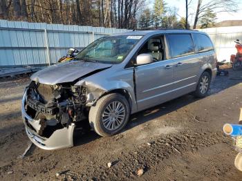  Salvage Chrysler Minivan