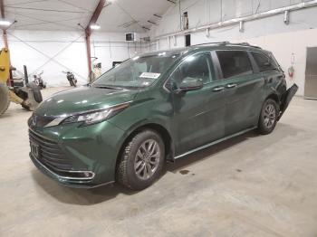  Salvage Toyota Sienna