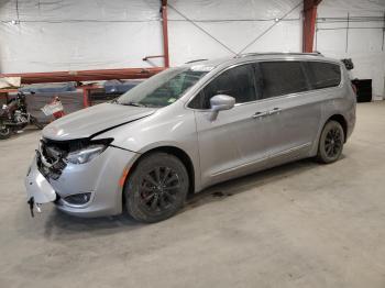  Salvage Chrysler Pacifica