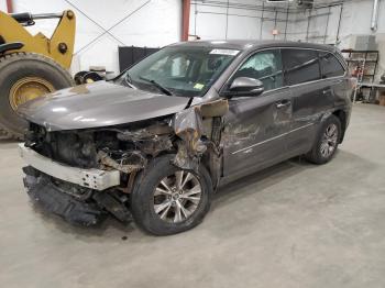  Salvage Toyota Highlander