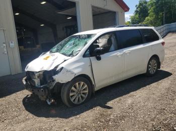  Salvage Toyota Sienna