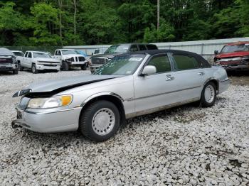  Salvage Lincoln Towncar