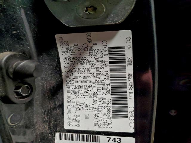 Toyota Tacoma Double Cab Image 12