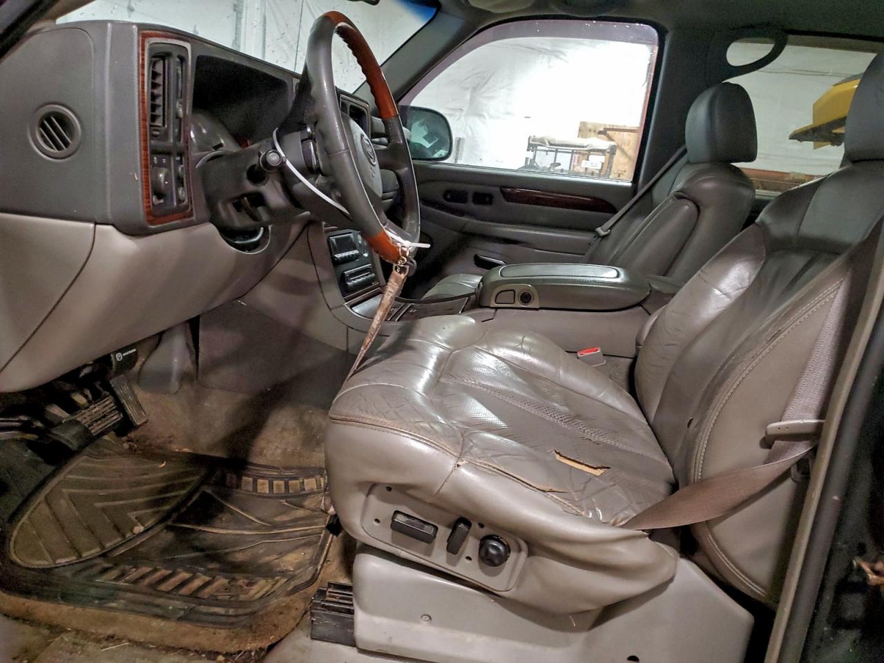 Cadillac Escalade Ext Image 13