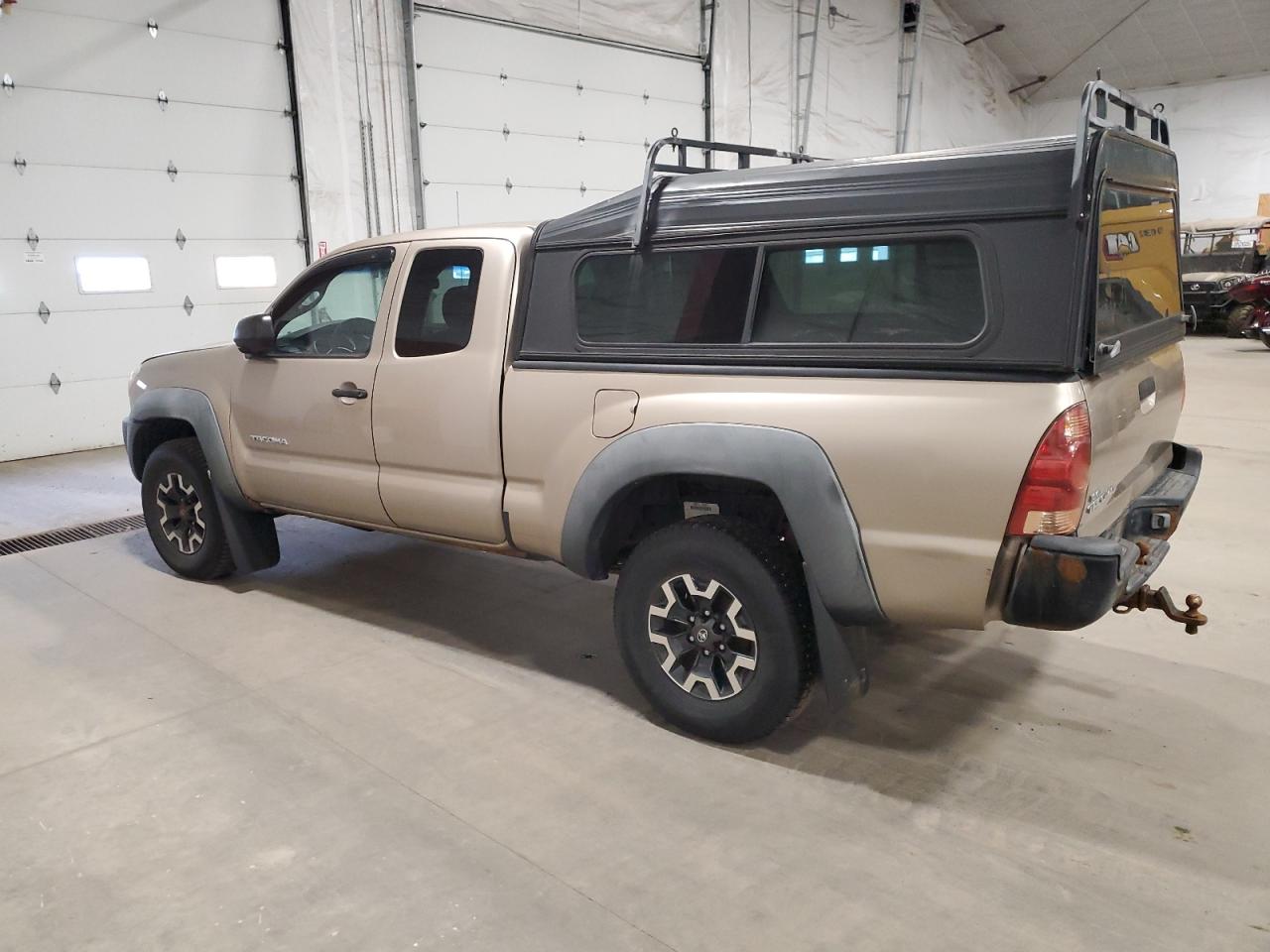 Toyota Tacoma Access Cab Image 10