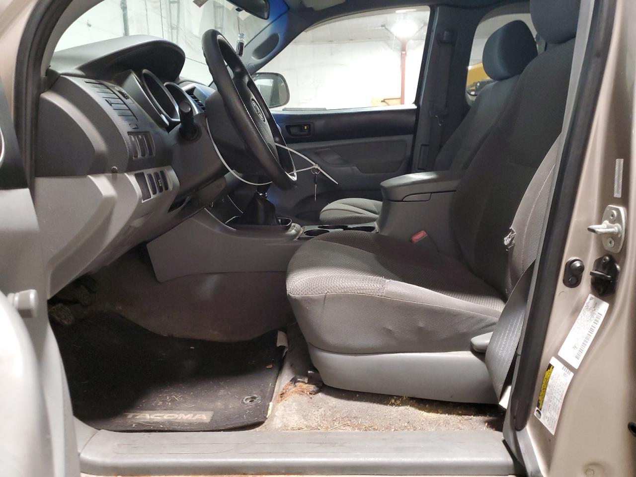 Toyota Tacoma Access Cab Image 6