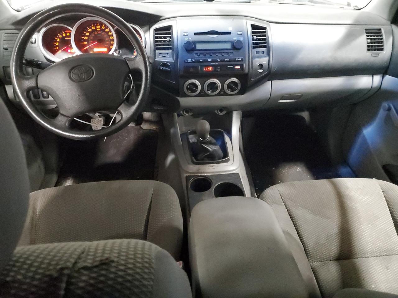 Toyota Tacoma Access Cab Image 11