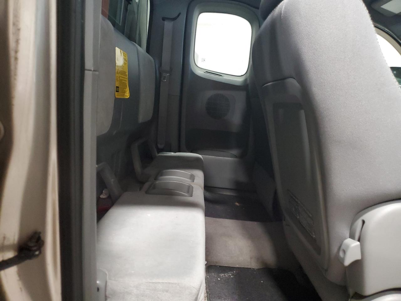 Toyota Tacoma Access Cab Image 9