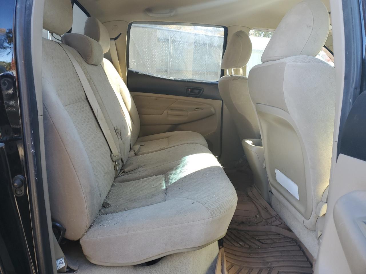 Toyota Tacoma Double Cab Image 9