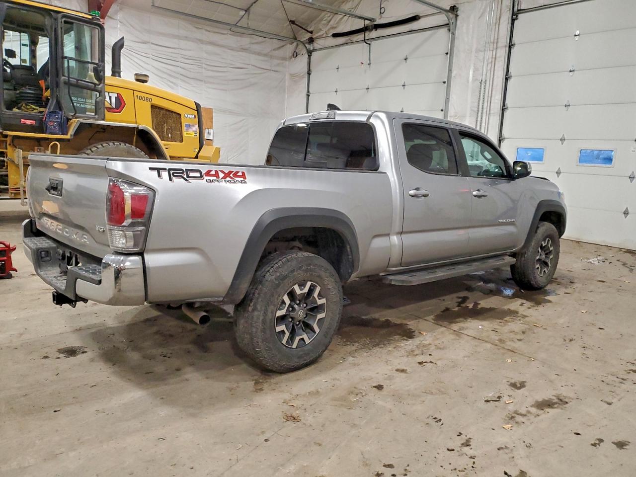 Toyota Tacoma Double Cab Image 2