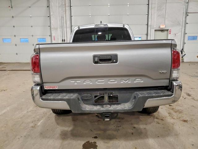 Toyota Tacoma Double Cab Image 12