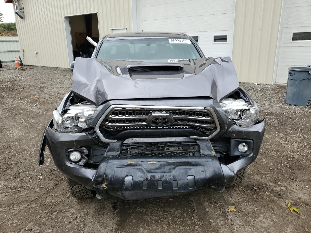 Toyota Tacoma Double Cab Image 2