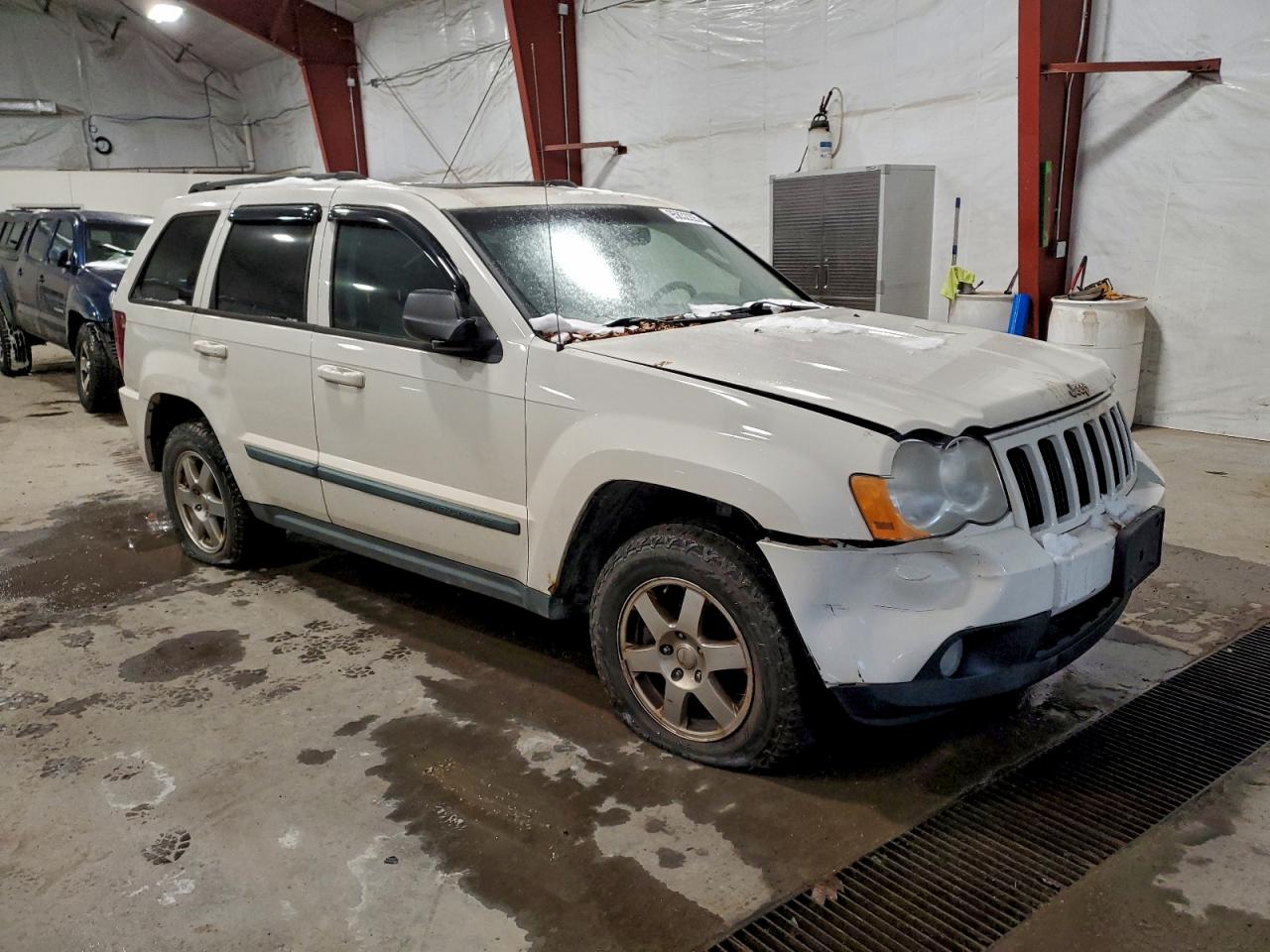 Jeep Grand Cherokee Laredo Image 4