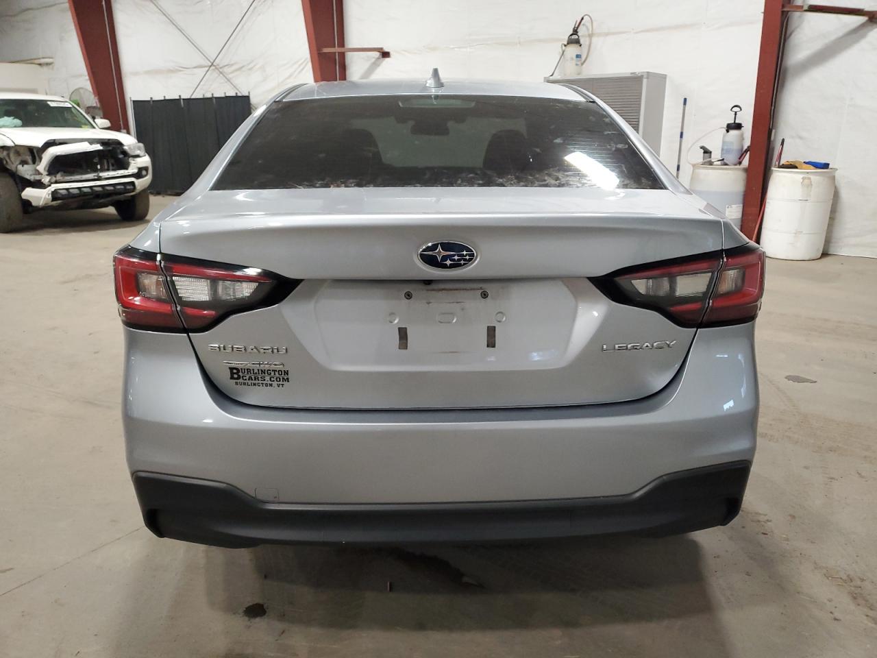 Subaru Legacy Image 5