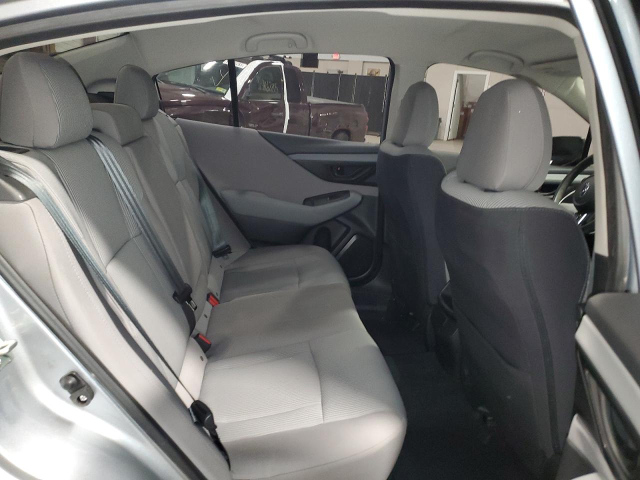 Subaru Legacy Image 10