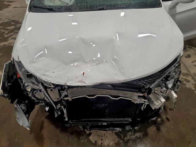 Chrysler Pacifica Touring L Image 10