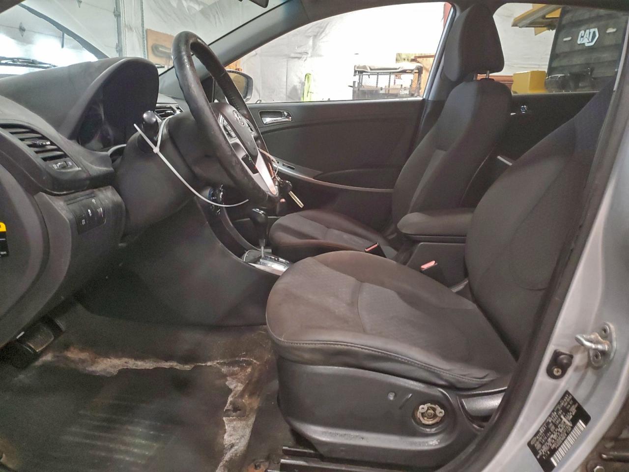 Hyundai ACCENT Gls Image 4