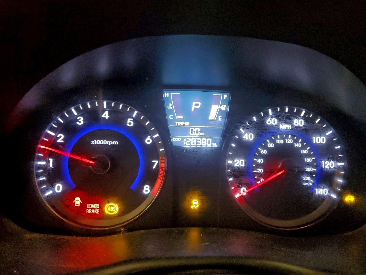 Hyundai ACCENT Gls Image 10