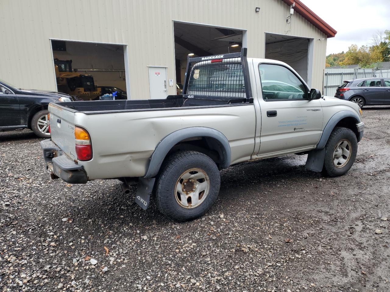Toyota Tacoma Image 2