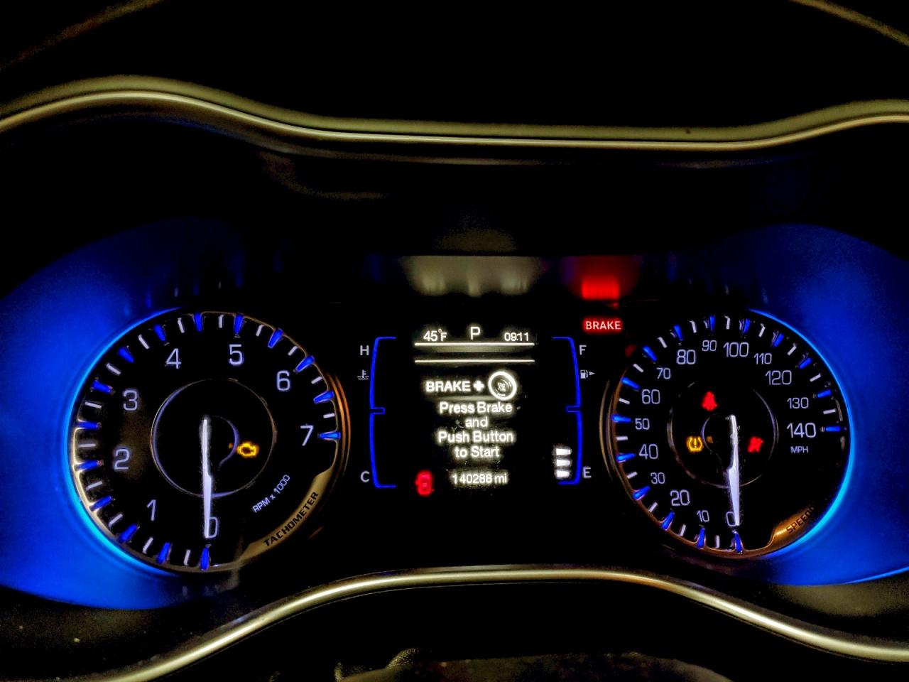 Chrysler 200 Limited Image 3