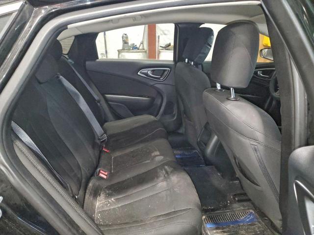 Chrysler 200 Limited Image 5