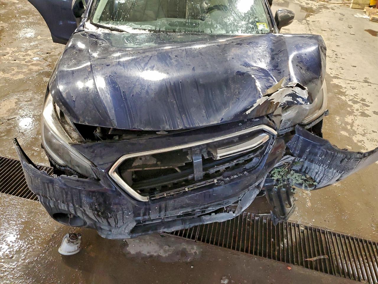 Subaru Outback 2.5i Limited Image 8