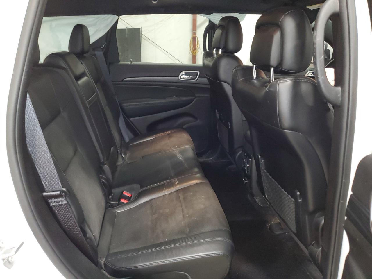 Jeep Grand Cherokee Laredo Image 11