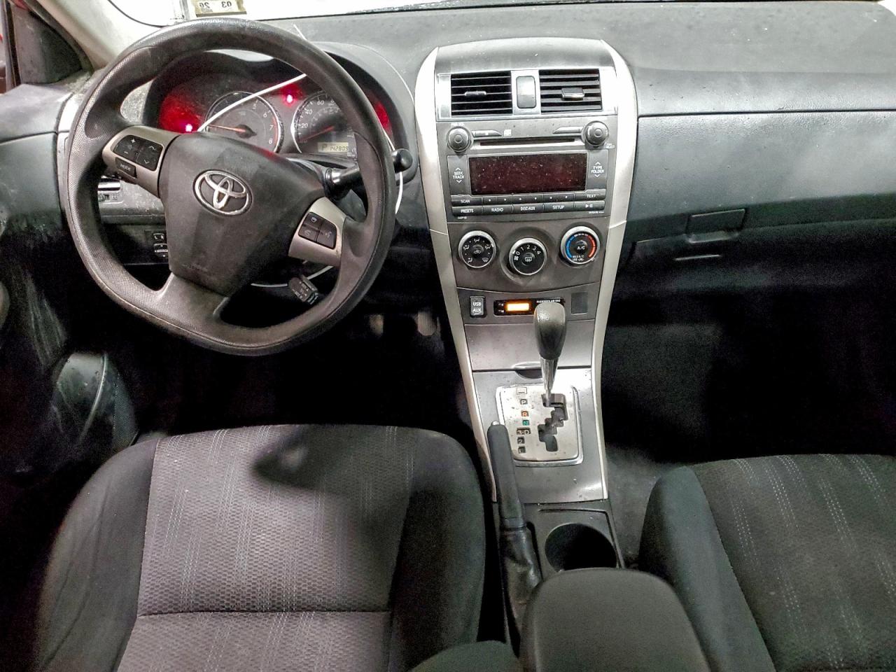 Toyota Corolla Base Image 4