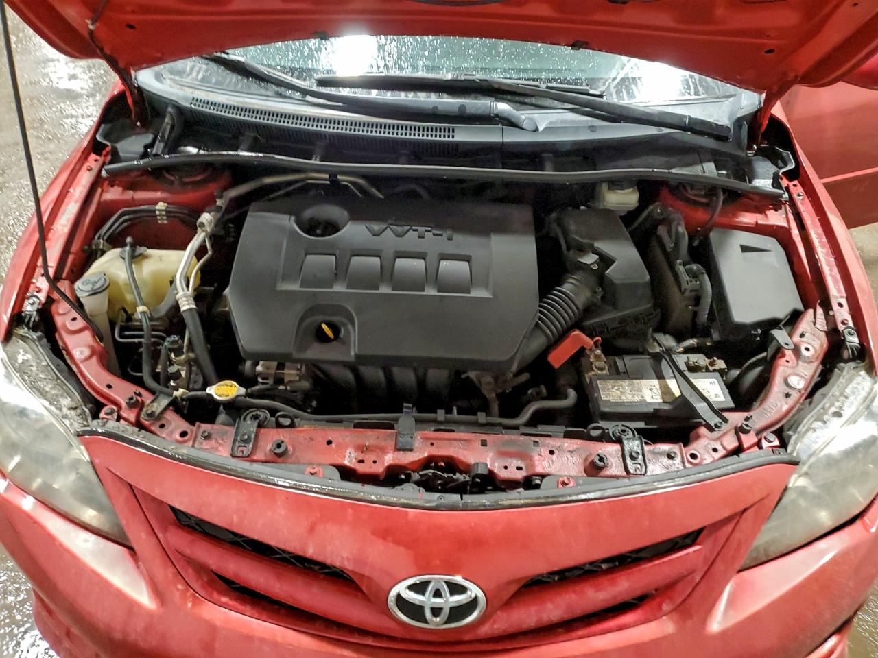 Toyota Corolla Base Image 10