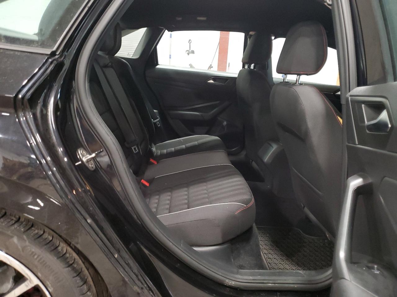 Volkswagen Jetta Gli Image 9