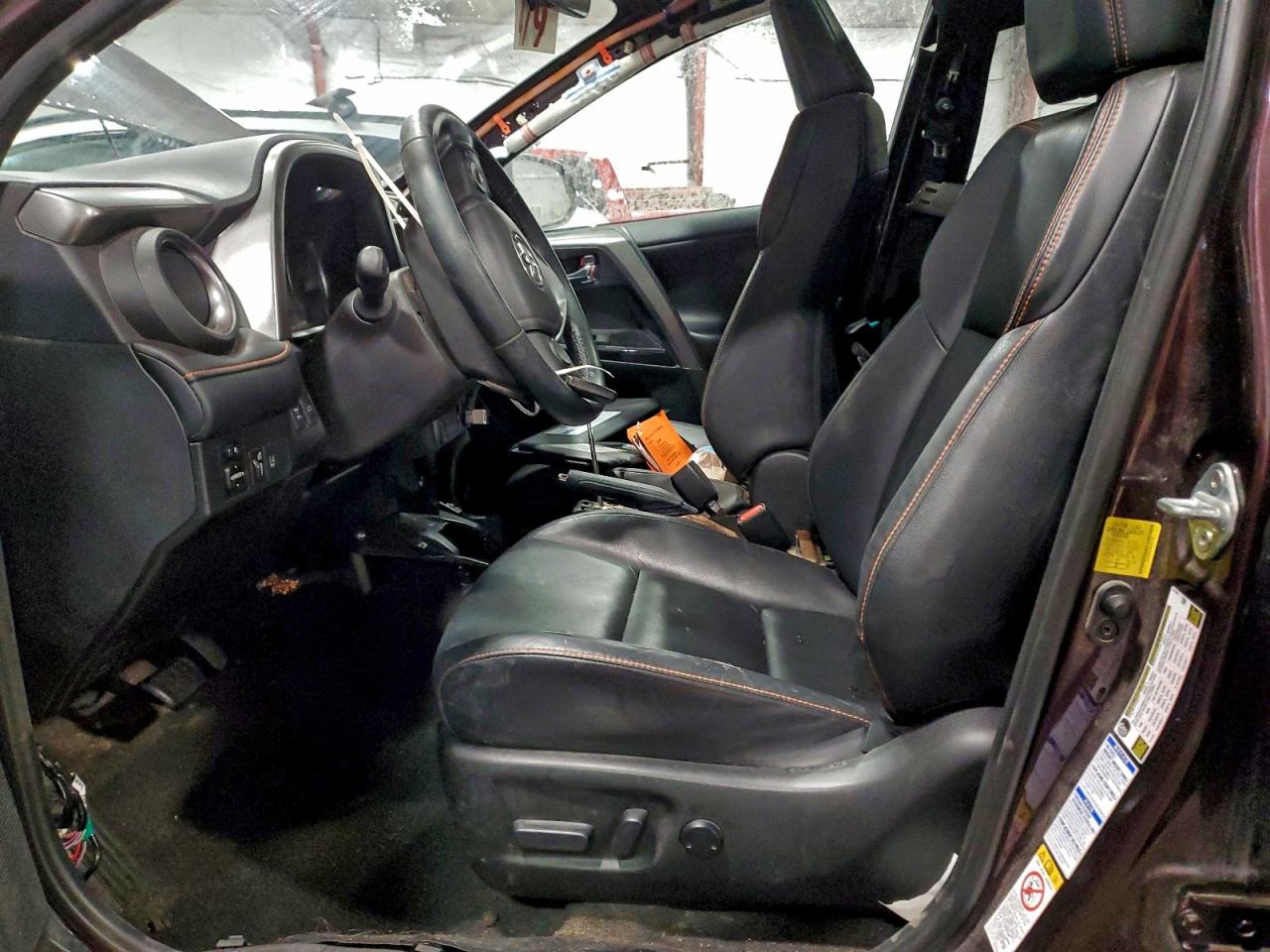 Toyota RAV4 Se Image 11