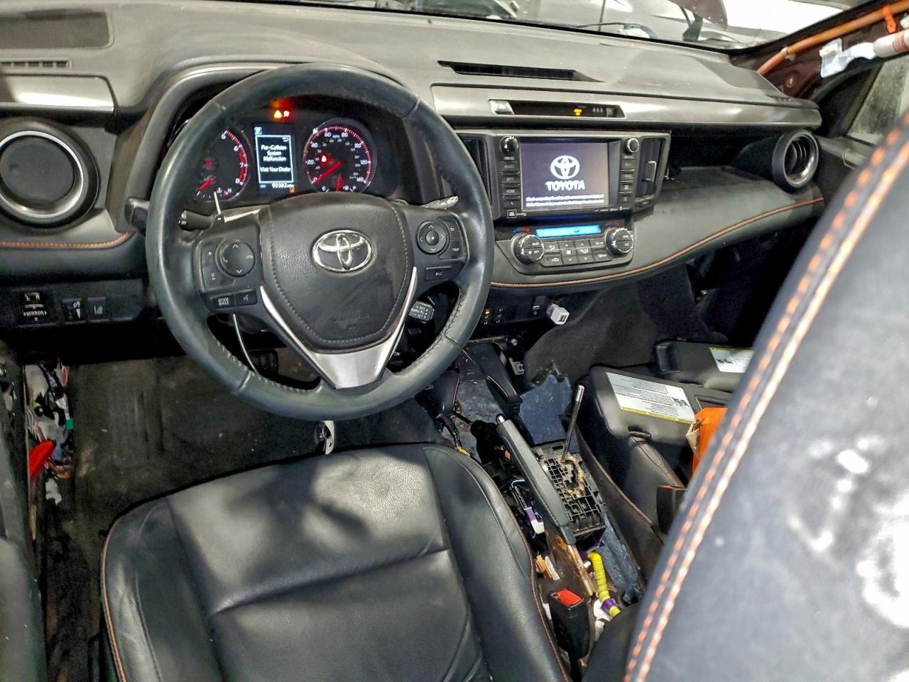 Toyota RAV4 Se Image 10