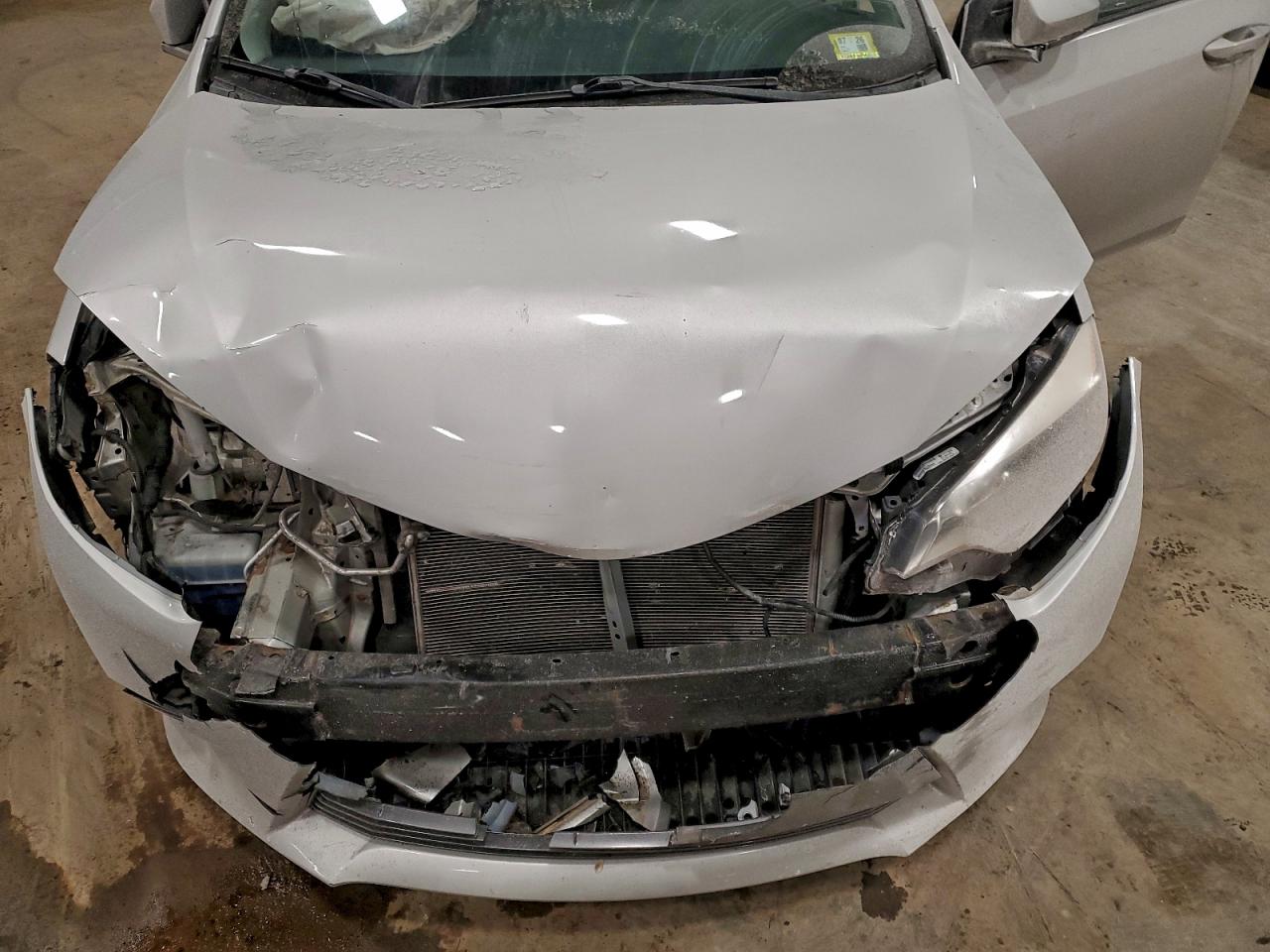 Toyota Corolla L Image 9