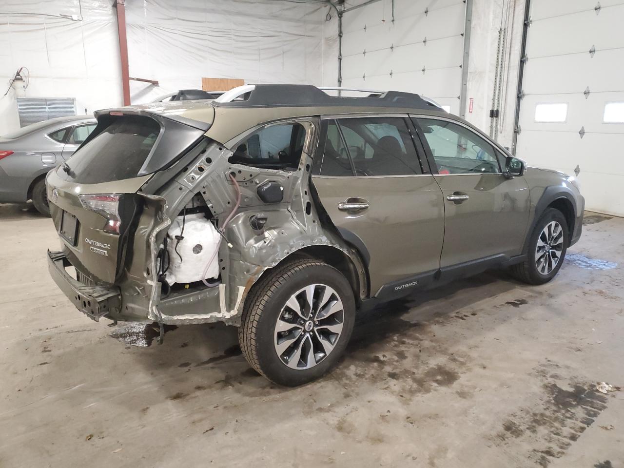 Subaru Outback Touring Image 4