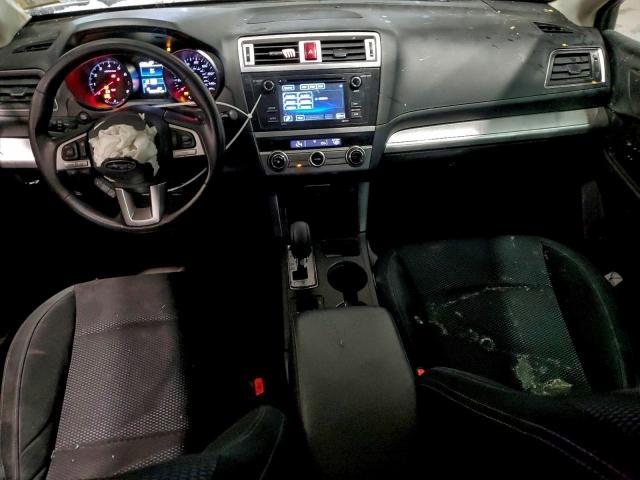 Subaru Outback 2.5i Image 12