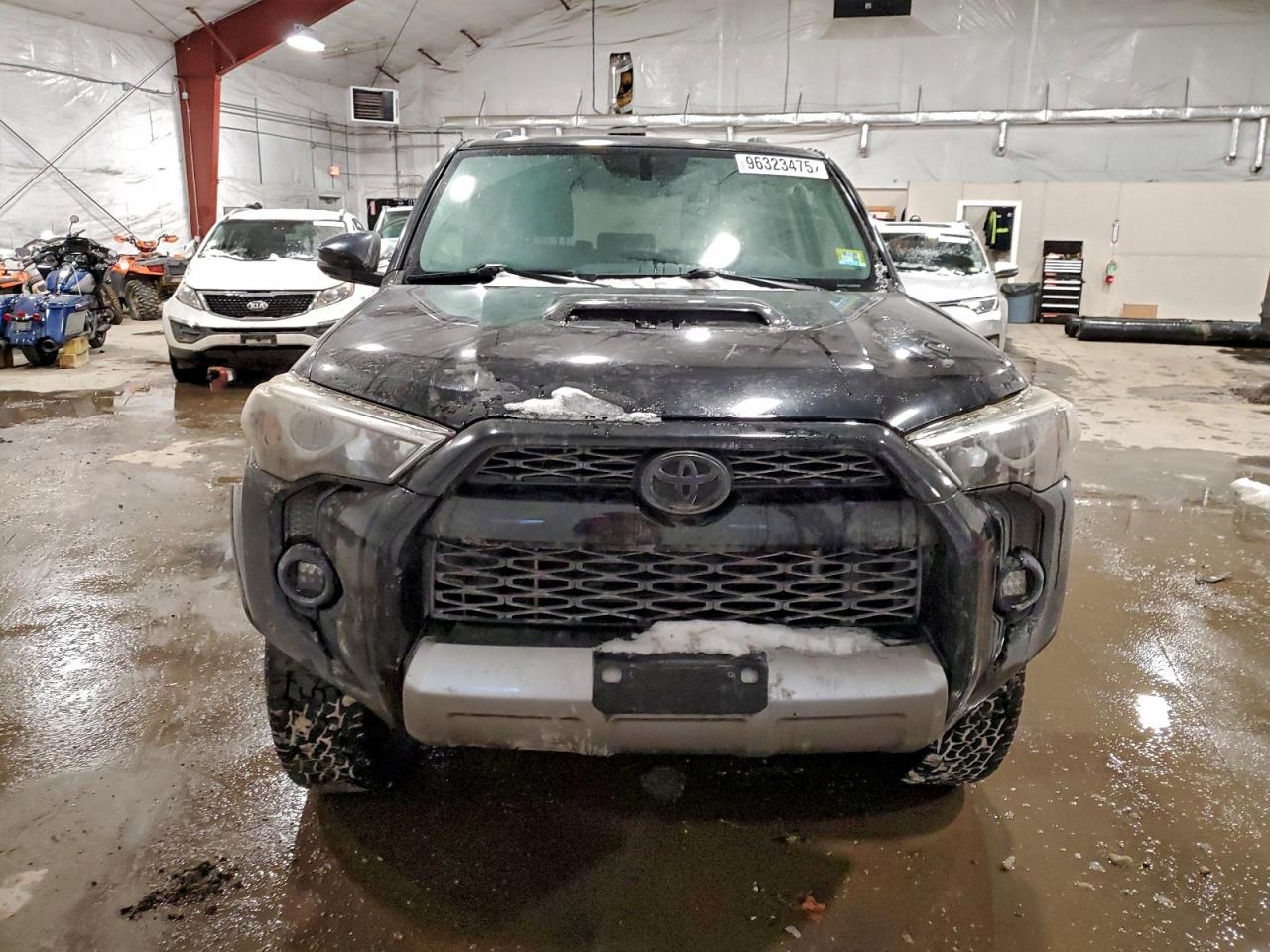 Toyota 4Runner Sr5 Image 3