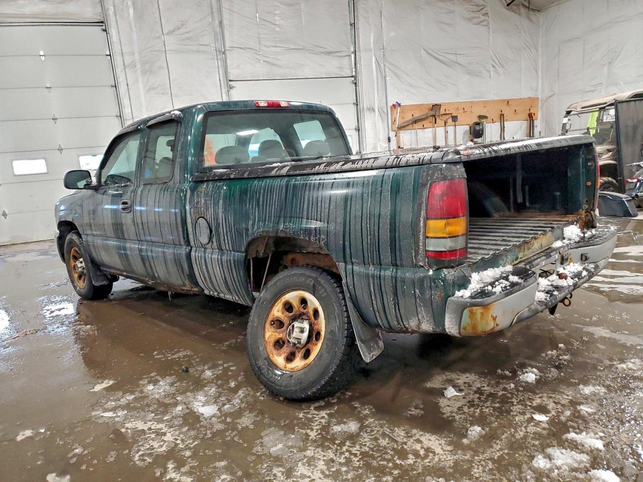 GMC Sierra K1500 Classic Image 2