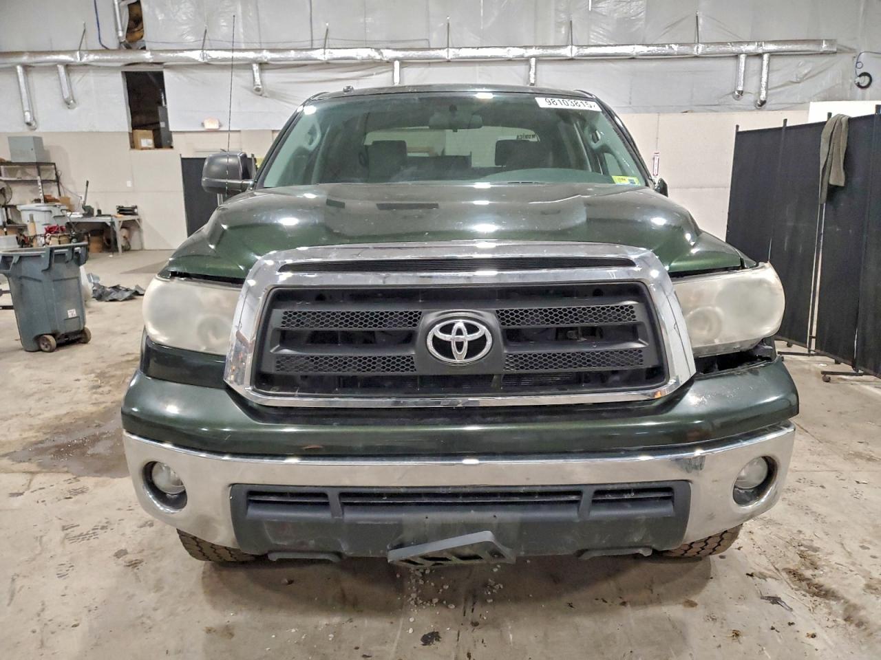 Toyota Tundra Crewmax Sr5 Image 3