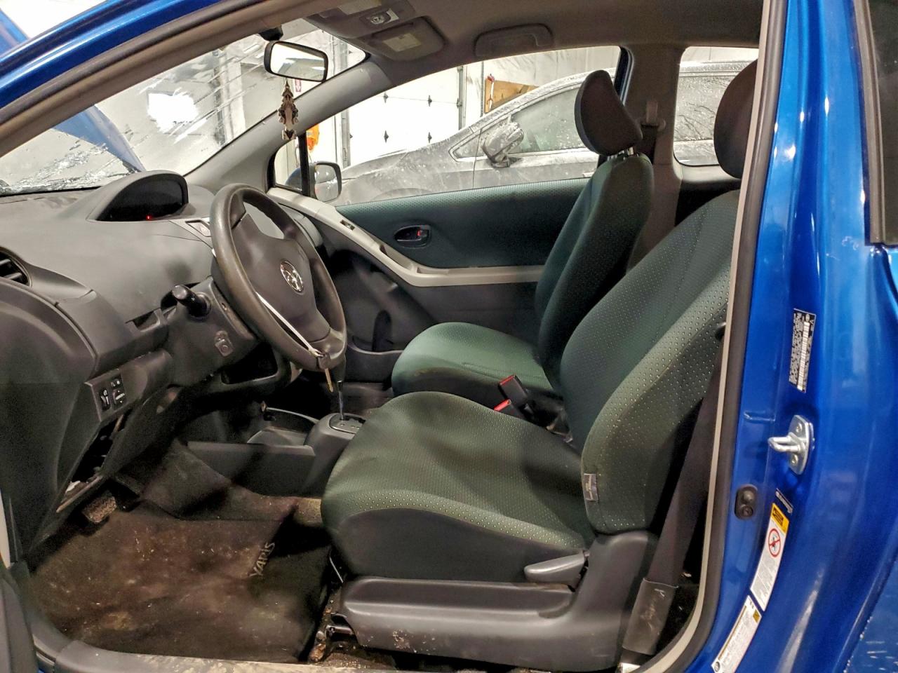 Toyota Yaris Image 12