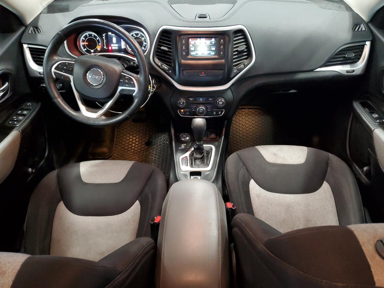 Jeep Grand Cherokee Latitude Image 7