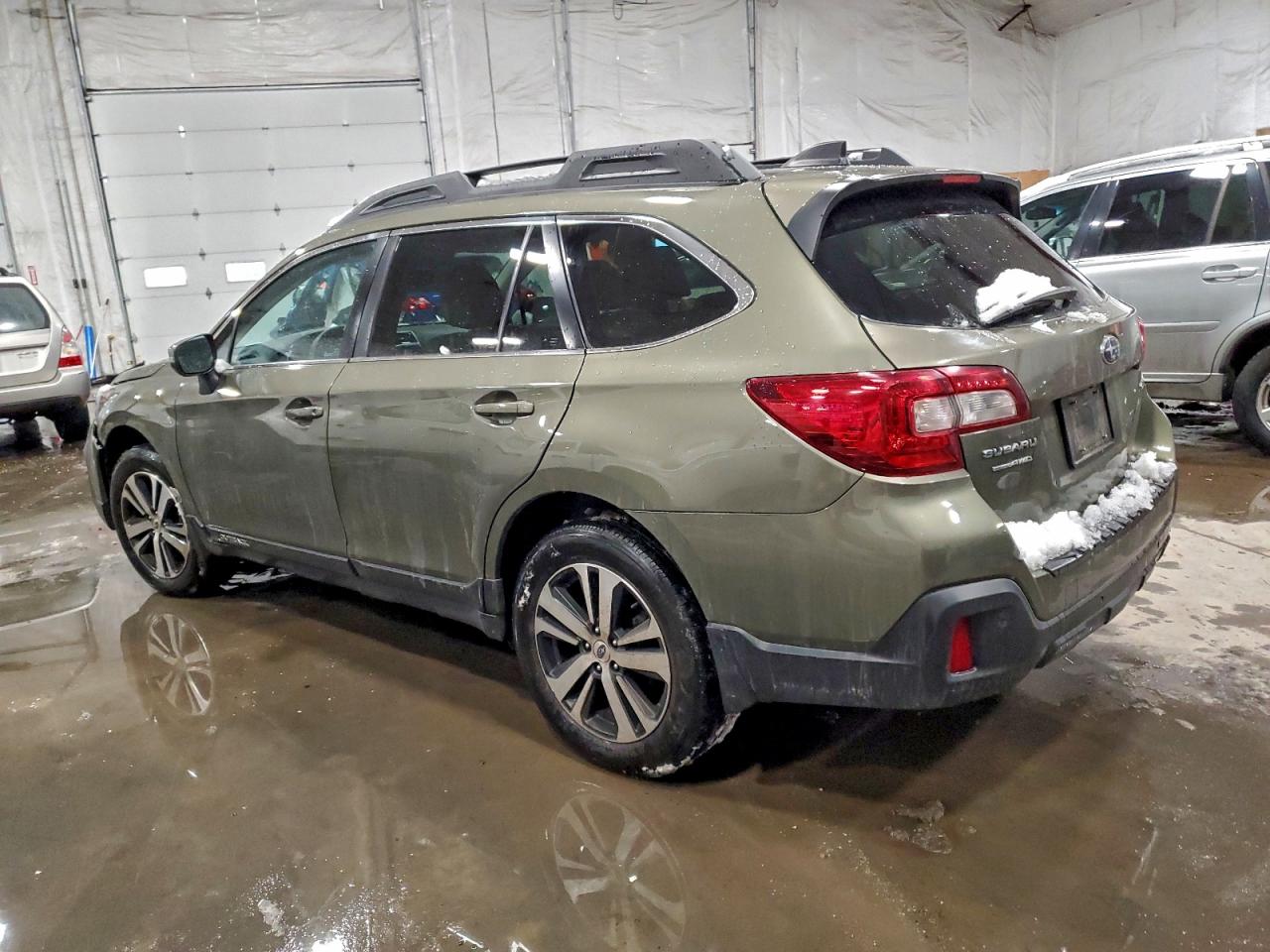 Subaru Outback 2.5i Limited Image 9