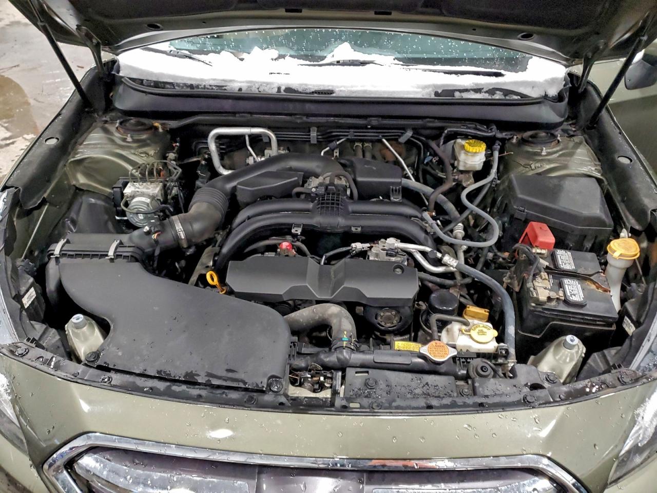 Subaru Outback 2.5i Limited Image 2