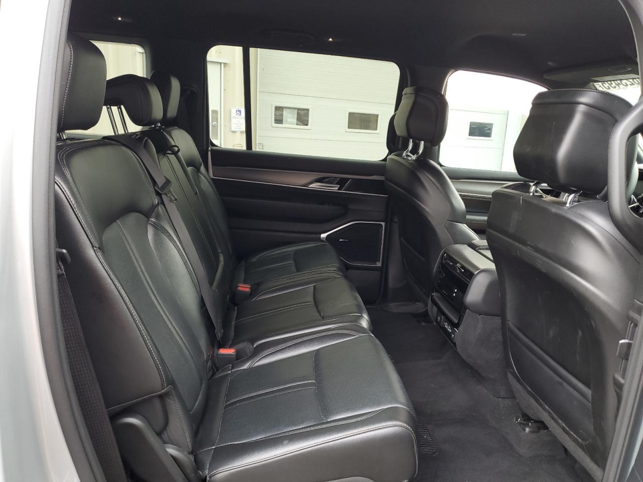 Jeep Wagoneer Series I Image 11