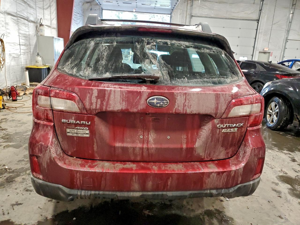 Subaru Outback 2.5i Image 6