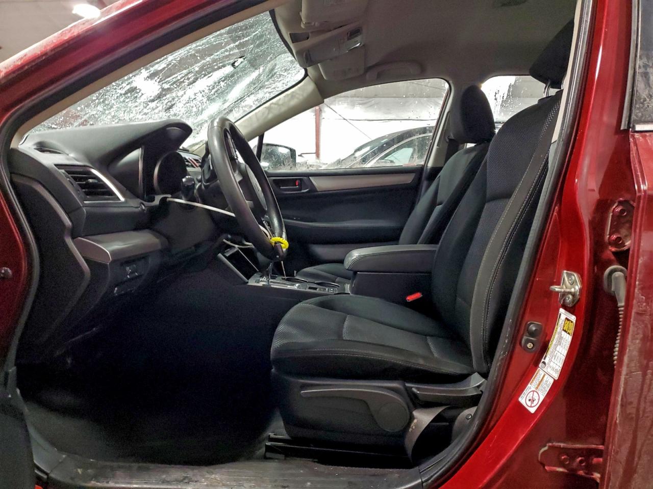 Subaru Outback 2.5i Image 4