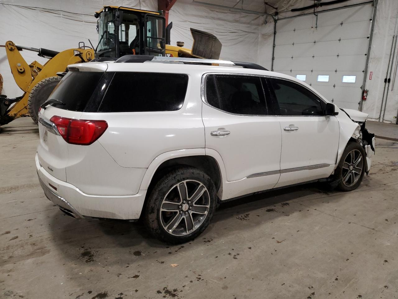 GMC Acadia Denali Image 3