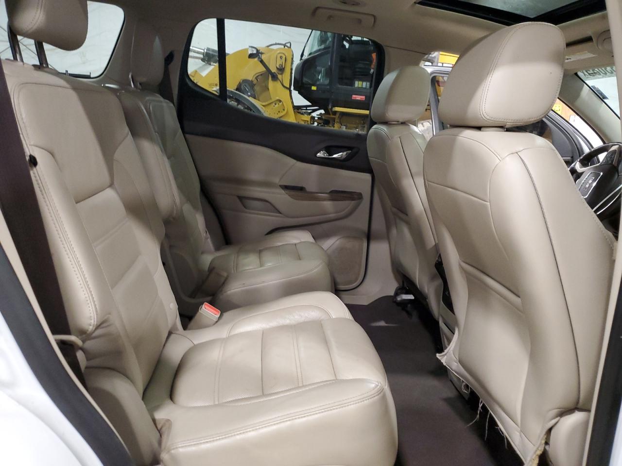 GMC Acadia Denali Image 8